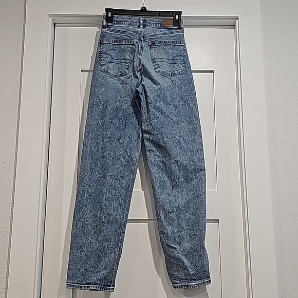AE bedazzled Strigid high-rise‎ mom jeans size 000 12" waist - Picture 7 of 8